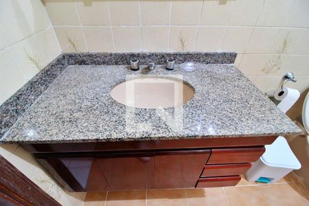 Casa para alugar com 232m², 5 quartos e 2 vagasBanheiro 2