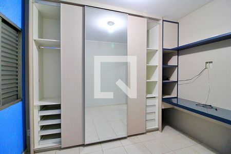 Casa para alugar com 232m², 5 quartos e 2 vagasQuarto 5