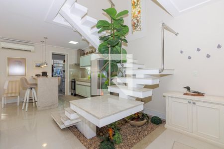 Sala  de casa à venda com 3 quartos, 167m² em Rubem Berta, Porto Alegre