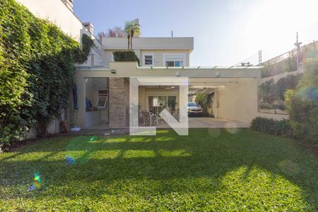 Casa à venda com 167m², 3 quartos e 3 vagasÁrea Externa