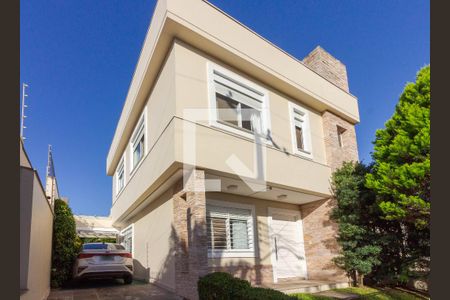 Casa à venda com 167m², 3 quartos e 3 vagasFachada 