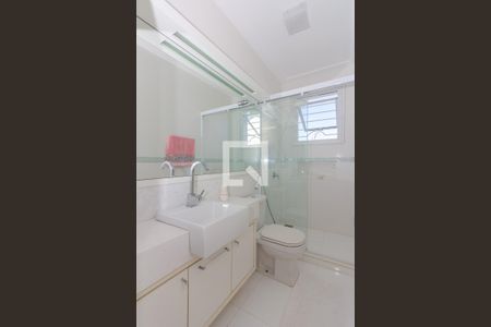 Casa à venda com 167m², 3 quartos e 3 vagasBanheiro 