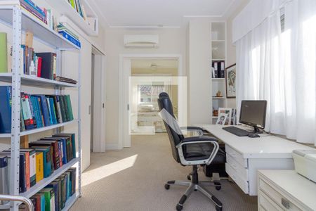 Casa à venda com 167m², 3 quartos e 3 vagasSuíte