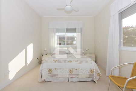 Casa à venda com 167m², 3 quartos e 3 vagasSuíte