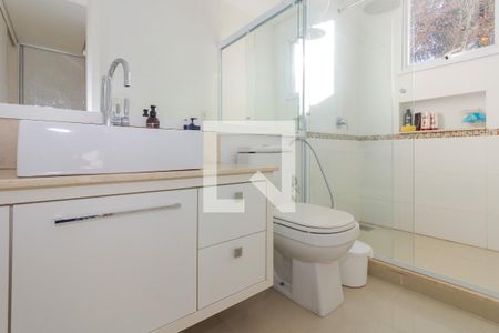 Casa à venda com 167m², 3 quartos e 3 vagasSuíte banheiro 