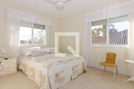 Casa à venda com 167m², 3 quartos e 3 vagasSuíte