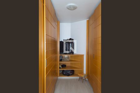 Casa à venda com 370m², 4 quartos e 2 vagasCloset do quarto 4