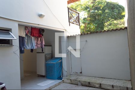 Casa à venda com 370m², 4 quartos e 2 vagasArea de serviço