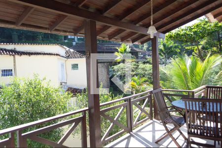 Casa à venda com 370m², 4 quartos e 2 vagasvaranda da sala 2