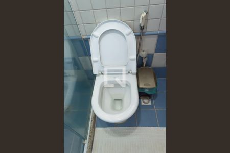 Casa à venda com 370m², 4 quartos e 2 vagasBanheiro da Suíte 1 detalhe