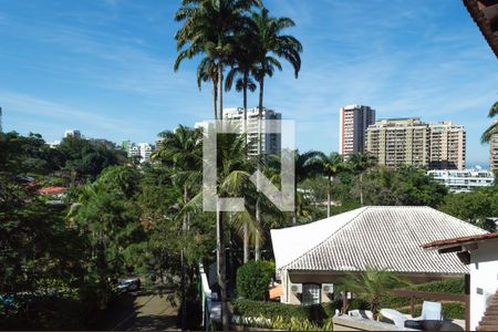 Casa à venda com 370m², 4 quartos e 2 vagasvista do escritório