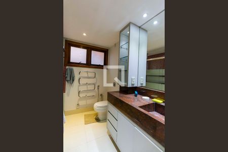 Apartamento à venda com 146m², 3 quartos e 2 vagasBanheiro da Closet da Suíte 1