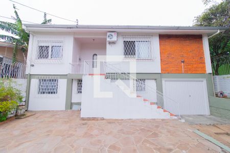 Casa à venda com 215m², 4 quartos e 2 vagasFachada