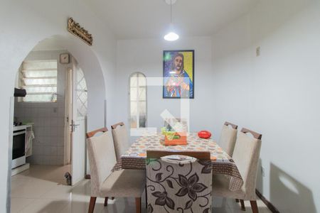 Casa à venda com 215m², 4 quartos e 2 vagasSala 2