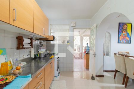 Casa à venda com 215m², 4 quartos e 2 vagasCozinha