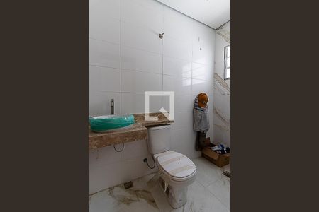 Casa à venda com 232m², 3 quartos e 3 vagasBanheiro Social