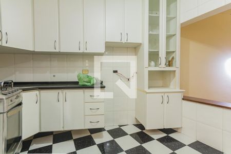 Casa à venda com 226m², 3 quartos e sem vaga Casa à venda com 226m², 3 quartos e sem vagaCozinha