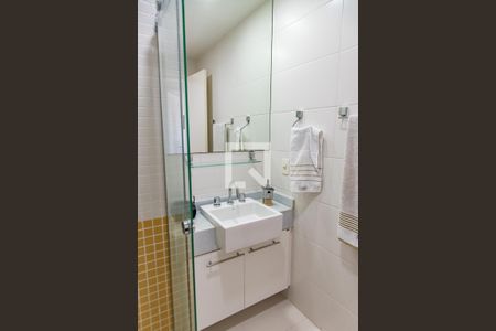 Apartamento à venda com 83m², 3 quartos e 2 vagasBanheiro