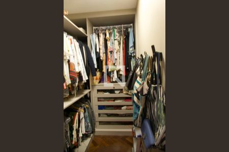 Apartamento à venda com 200m², 4 quartos e 2 vagasSuíte 3 closet 