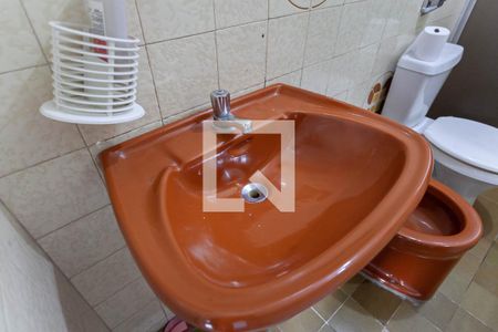 Apartamento para alugar com 70m², 2 quartos e 1 vaga Apartamento para alugar com 70m², 2 quartos e 1 vagaBanheiro social