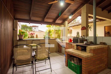 Casa à venda com 243m², 3 quartos e 2 vagas Casa à venda com 243m², 3 quartos e 2 vagasÁrea Gourmet