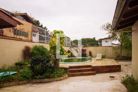 Casa à venda com 243m², 3 quartos e 2 vagas Casa à venda com 243m², 3 quartos e 2 vagasÁrea Externa