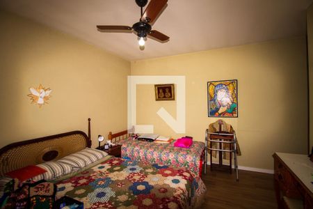 Casa à venda com 243m², 3 quartos e 2 vagas Casa à venda com 243m², 3 quartos e 2 vagasSuíte