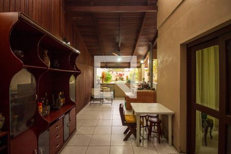 Casa à venda com 243m², 3 quartos e 2 vagas Casa à venda com 243m², 3 quartos e 2 vagasÁrea Gourmet