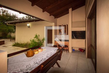 Casa à venda com 243m², 3 quartos e 2 vagas Casa à venda com 243m², 3 quartos e 2 vagasÁrea Gourmet