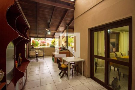 Casa à venda com 243m², 3 quartos e 2 vagas Casa à venda com 243m², 3 quartos e 2 vagasÁrea Gourmet