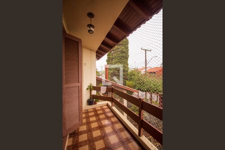 Casa à venda com 243m², 3 quartos e 2 vagas Casa à venda com 243m², 3 quartos e 2 vagasSacada