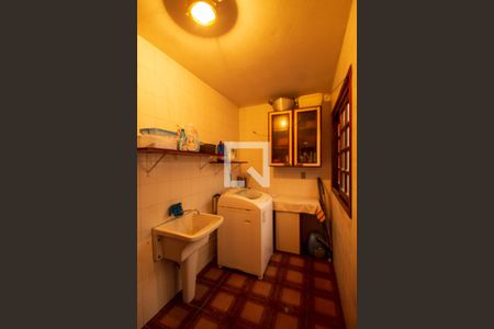 Casa à venda com 243m², 3 quartos e 2 vagas Casa à venda com 243m², 3 quartos e 2 vagasÁrea de Serviço