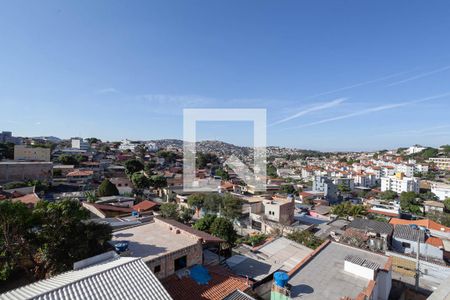 Vista da sala  de apartamento à venda com 2 quartos, 75m² em Letícia, Belo Horizonte