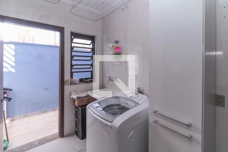 Casa à venda com 256m², 3 quartos e 2 vagasÁrea de Serviço