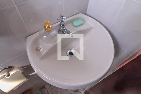 Casa à venda com 256m², 3 quartos e 2 vagasBanheiro 3