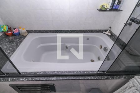 Casa à venda com 256m², 3 quartos e 2 vagasBanheiro da Suíte 