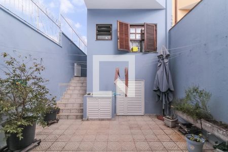 Casa à venda com 256m², 3 quartos e 2 vagasQuintal
