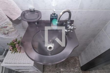 Casa à venda com 256m², 3 quartos e 2 vagasBanheiro 2