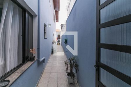 Casa à venda com 256m², 3 quartos e 2 vagasCorredor Externo