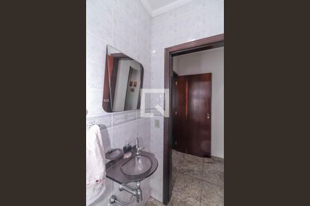Casa à venda com 256m², 3 quartos e 2 vagasBanheiro 2