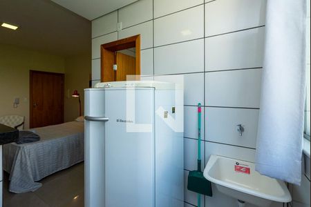 Cozinha e Área de Serviço de apartamento para alugar com 1 quarto, 32m² em Paquetá, Belo Horizonte