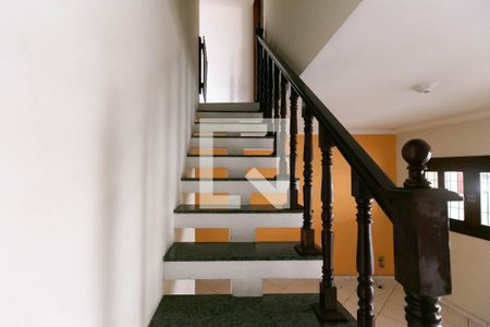 Escada  de casa à venda com 2 quartos, 140m² em Parque Cruzeiro do Sul, São Paulo