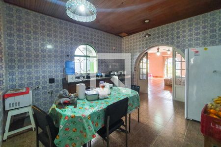 Casa à venda com 148m², 2 quartos e 2 vagas Casa à venda com 148m², 2 quartos e 2 vagasCozinha