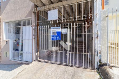 Casa à venda com 80m², 3 quartos e 1 vaga Casa à venda com 80m², 3 quartos e 1 vagaFachada