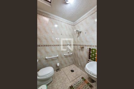 Casa para alugar com 149m², 3 quartos e 1 vaga Casa para alugar com 149m², 3 quartos e 1 vagaBanheiro Social