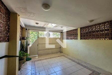 Casa para alugar com 149m², 3 quartos e 1 vaga Casa para alugar com 149m², 3 quartos e 1 vagaGaragem