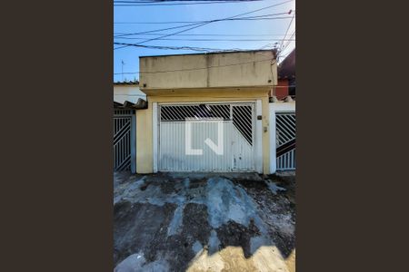 Casa para alugar com 149m², 3 quartos e 1 vaga Casa para alugar com 149m², 3 quartos e 1 vagaFachada