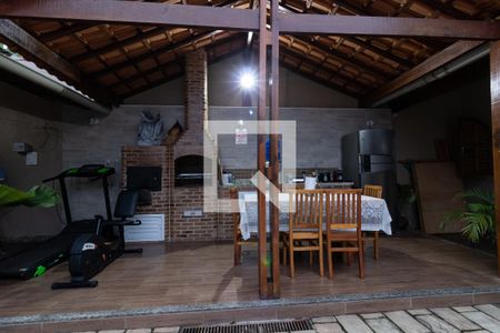 Casa de condomínio à venda com 200m², 4 quartos e 3 vagasChurrasqueira