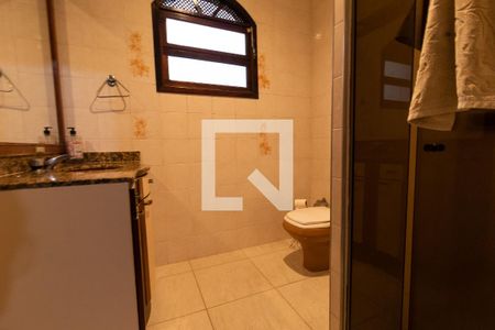 Casa de condomínio à venda com 200m², 4 quartos e 3 vagasBanheiro