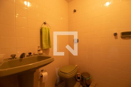 Casa de condomínio à venda com 200m², 4 quartos e 3 vagasBanheiro - Piscina